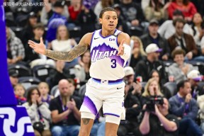 英雄联盟赔率-赛前犹他爵士备战NBA常规赛，调整名单细节曝光，球迷炸锅，轮换策略成焦点的简单介绍